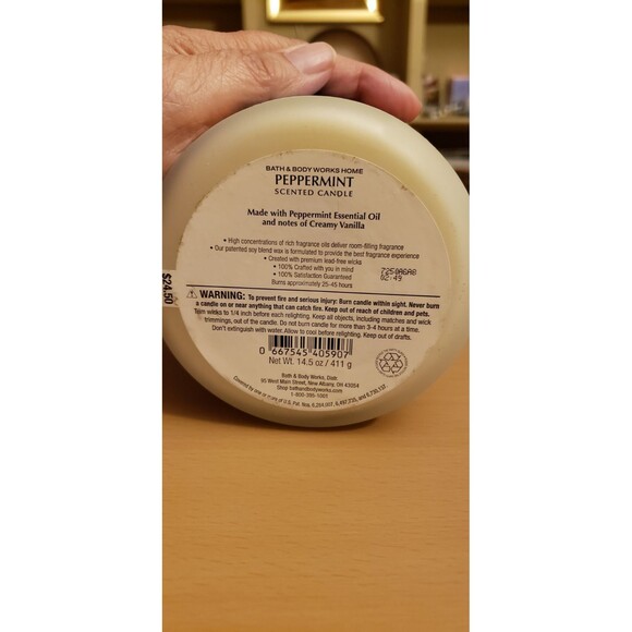 Bbw peppermint 3 wick candle NEW 14.5oz - Picture 2 of 2